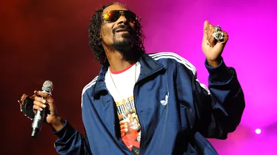 Скачать обои Snoop Dogg - Influential Hip-Hop Icon 90-х | Обои .com