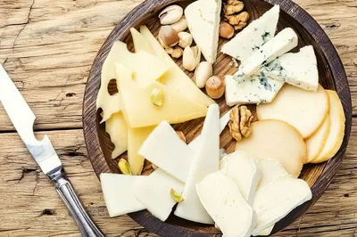 7 видов сыра, как их отличить по вкусу и внешнему виду / Вилки Палки