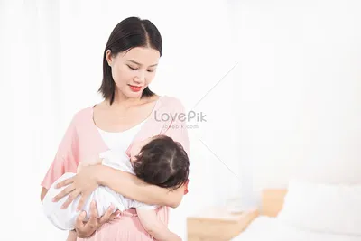 Мать обнимает ребенка спать изображение_Фото номер 501405262_JPG Формат  изображения_