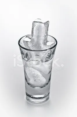 Водка "Russkaya", в стакане, 0.1 л — купить водку "Русская", glass, 100 мл  – цена 104 руб, отзывы в Winestyle