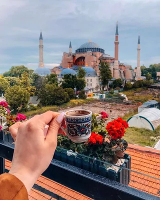 A cup,of turkish coffee, please! ✋🏻☕️ ⠀ Про любопытство которое не знает  границ. ⠀ В Турции есть одна главная… | Городской ландшафт, Стамбул турция,  Красивые места