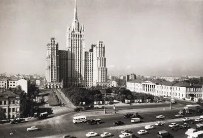 Красивая старая Москва Кремль летом Стоковое Фото - изображение  насчитывающей цветы, привлекают: 144595130