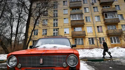 Ретро автомобили на улицах Москвы. | "Параллель"