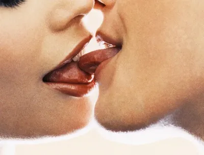 С удовольствием и страстью: 10 самых приятных способов целоваться 🥰 |  theGirl