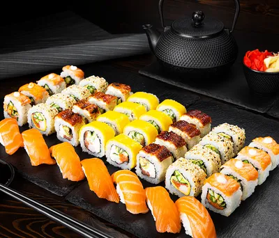 Суши сет "Вечер для двоих" - Служба доставки суши и роллов «Икура Бар».  Доставка суши и роллов в Химки и Куркино.