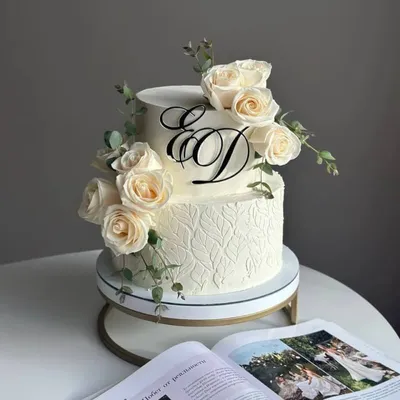 №300 Свадебный торт "Любовь" *2100 руб/кг | Купить свадебные торты в  кондитерской «Торты на заказ от Марии»