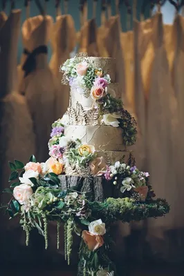 Свадебный торт с подсветкой категории Четырехъярусные свадебные торты