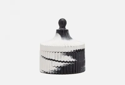 Ароматическая свеча черно-белая купить за 678 руб со скидкой 42% в  интернет-магазине BeautyTorg (артикул 19000132723). Бесплатная доставка по  России.