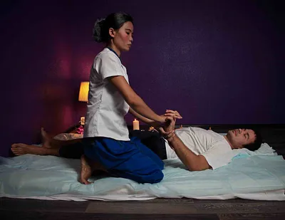 Снимаем стресс и улучшаем осанку: 7 причин попробовать тайский массаж