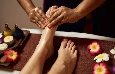 Как делают тайский массаж и чем он полезен | GURU DAS SPA