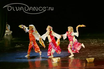 Танцы народов мира для детей - обучение в школе танцев Диваданс, детский  народный танец в Санкт-Петербурге