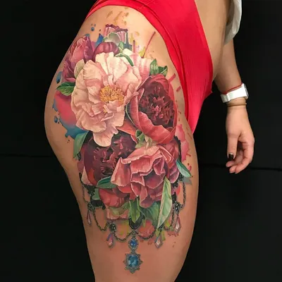 Женские тату на бедре | ANATOMY TATTOO STUDIO | Дзен