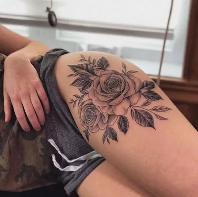 КОТ TATTOO STUDIO | Тату на бедре для девушки - цветы. Красивая и  женственная татуировка в графике от мастера Kot Tattoo Studio | Дзен