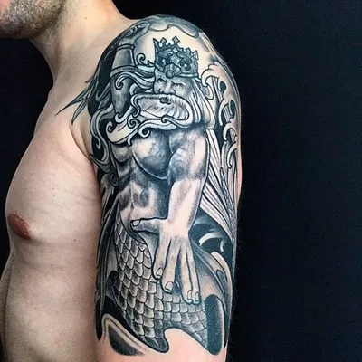 Татуировка Водолея на плече у мужчины (ID: 14798)