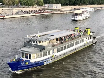 Теплоход Легенда в аренду в Москве от Первый Флот