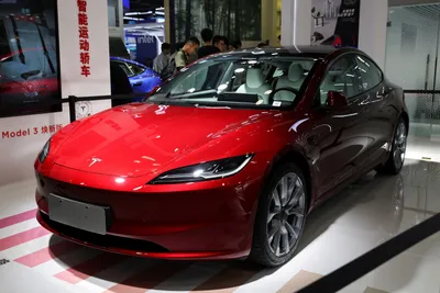 Tesla Model V Concept Rendering Flaunts a Family Van That's Cooler Than a  Cybertruck - autoevolution