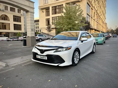 Аренда Toyota Camry 70 Белая в Новосибирске – прокат машин ACAR54