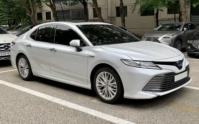 Аренда Toyota Camry 70 Белый в Красноярске без водителя