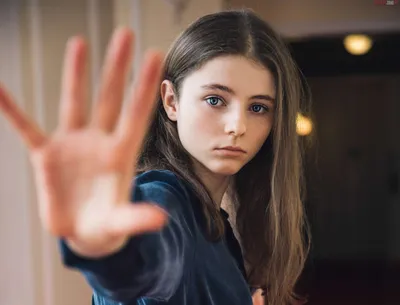 All About» All About Thomasin McKenzie (сериал, 2021) — IMDb