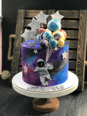 Торт Космос в очередной интерпретации 👽💙 Наконец я добралась до фото,  хоть и в свой выходной 😁 Торт 2кг, ванильные… | Простой торт, Весенний торт,  Красивые торты