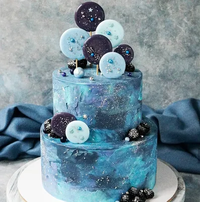 Космический торт. Внутри нежный лавандовый мусс и бисквит без глютена, а  снаружи брутальный и завораживающий космо… | Galaxy cake, Pretty birthday  cakes, Alien cake