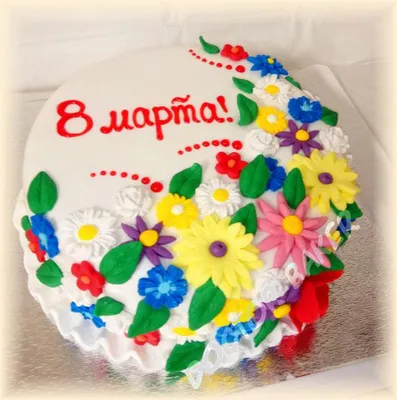 Торт на 8 марта с клубникой и макарунсами на заказ - Артикул 83051 -  Кондитерская "NewTort"