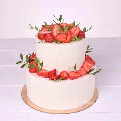 Украшение круглого торта клубникой | Оригинальные торты, Восхитительные  торты, Декоративные тортики