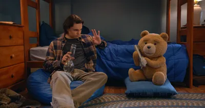 Обои Третий лишний (2012) Кино Фильмы Ted, обои для рабочего стола,  фотографии третий, лишний, 2012, кино, фильмы, ted, пиво, медведь Обои для  рабочего стола, скачать обои картинки заставки на рабочий стол.