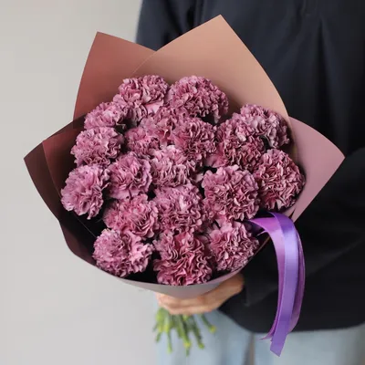 Букет из фиолетовых гвоздик - заказать доставку цветов в Москве от Leto  Flowers