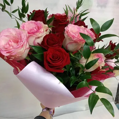 Шикарной женщине шикарные цветы и музыка! Любимой девушке! | Радужные розы,  Цветы, Красивые цветы