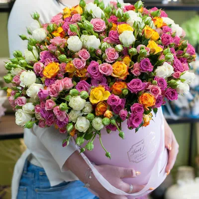 Купить Коробка с цветами В лучах света в Москве | Заказать Коробка с цветами  В лучах света недорого с доставкой