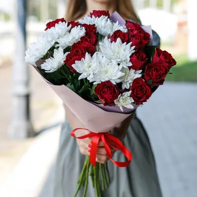 Букет из хризантем и роз «Света» купить по цене 2 840 руб. с доставкой в  Краснодаре