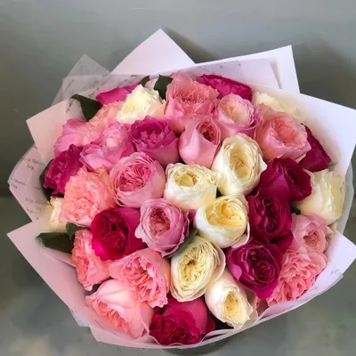 Красивый букет из 35 английских роз по цене 11626 руб. заказать с доставкой  по Москве - свежие цветы от интернет-магазина "Во имя розы"