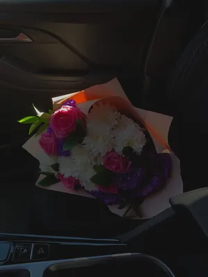 Цветы в машине на сиденье - 84 фото