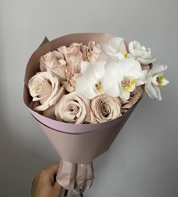 Букет из 11 кустовых пионовидных розовых роз, Цветы и подарки в  Екатеринбурге, купить по цене 5500 RUB, Монобукеты в Цветы от ПРОФФИ с  доставкой | Flowwow
