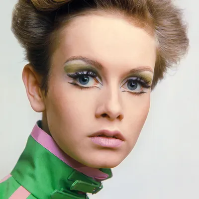 Images of Young Twiggy – CR Fashion Book