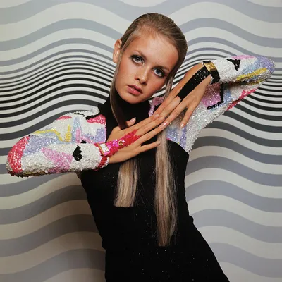 Bert Stern | Twiggy, Paris Collections, VOGUE (1967) | Available for Sale |  Artsy