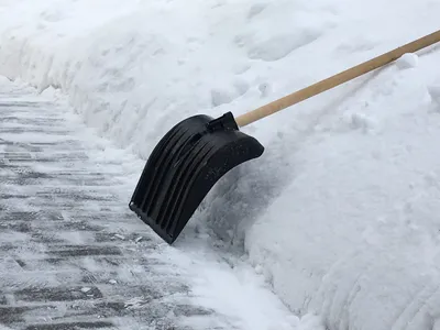 Уборка снега дома - 18 подъездов