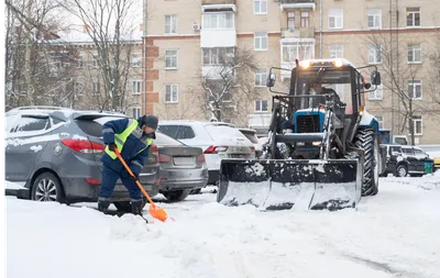 Свыше тысячи единиц техники задействовали для уборки снега в Подмосковье -  РИА Новости, 