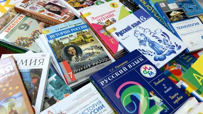 Российская делегация подарила школам Армении более 1,5 тысячи учебников -  РИА Новости, 