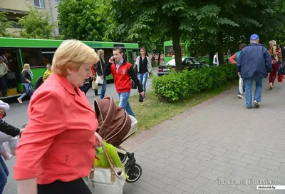 Не выходи на улицу: как голограммы заменяют людей на акциях