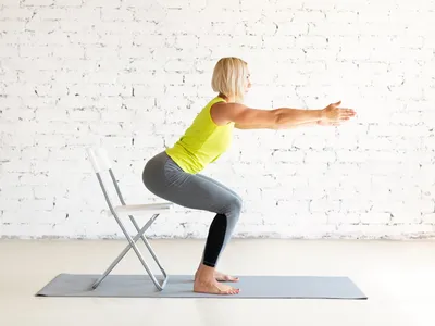 Как избавиться от боли в спине: 8 упражнений, чтобы бороться с  последствиями сидячей работы | MARIECLAIRE
