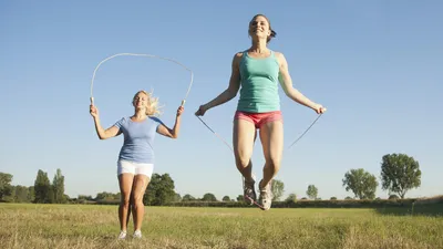 Как похудеть с помощью скакалки: 20 лучших упражнений | Твоя идеальная  форма | Дзен