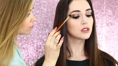 Как правильно делать макияж. Уроки макияжа с фото – 2021 | Contour makeup,  Pinterest makeup, Contouring and highlighting