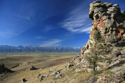 Природа Байкала | Баргузинская долина, каменная птица - страж Суво