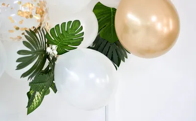 Украшение воздушными шарами комнаты для любимой девушки в честь дня рождения  с доставкой по Москве