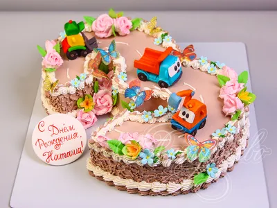 Торт Малышам с машинками 2408120 стоимостью 7 625 рублей - торты на заказ  ПРЕМИУМ-класса от КП «Алтуфьево»