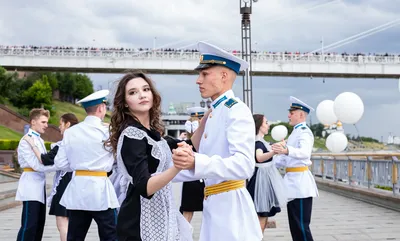 Единая Россия» в Воронеже провела масштабную акцию «Вальс Победы»