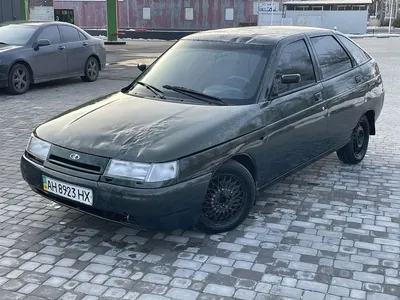 Купить б/у Lada (ВАЗ) 2112 1998-2009 1.5 MT (92 л.с.) бензин механика в  Краснодаре: серебристый Лада 2112 2004 хэтчбек 5-дверный 2004 года на  Авто.ру ID 1120215986