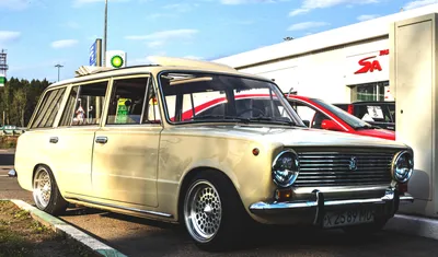 VAZ 2102 beige station wagon – Soviet car Shop: Classic USSR cars for sale  